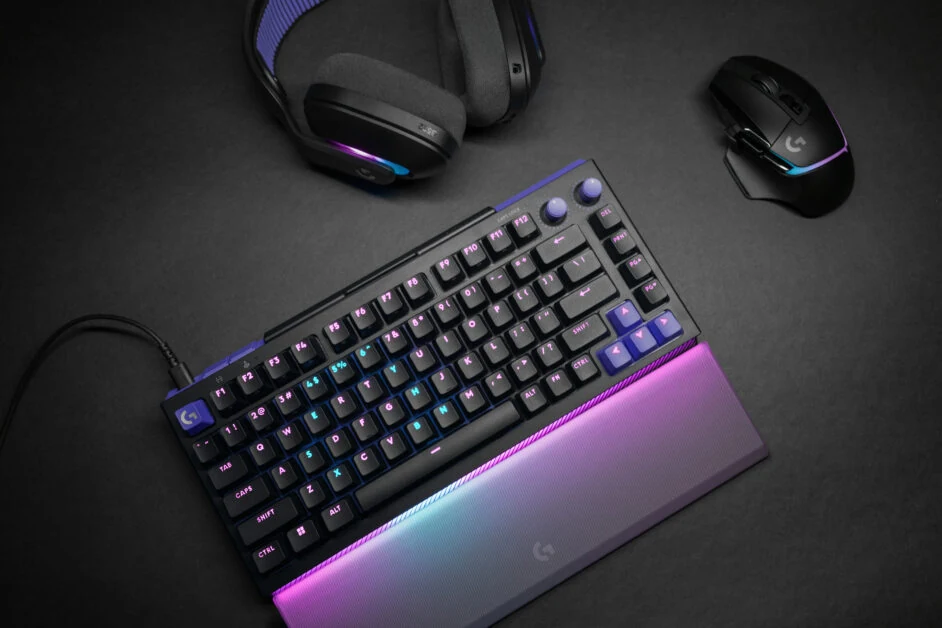 罗技官方配图：G512 X 游戏键盘及桌面配件组合